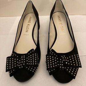Anne Klein block heel shoes 11M